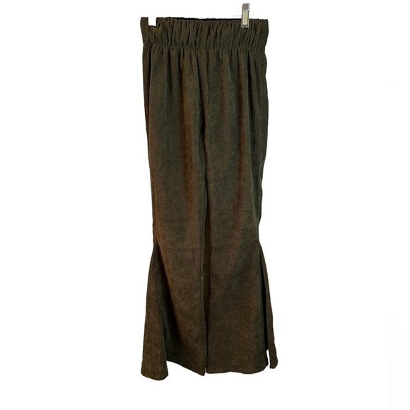 🩷5/$10 FAVLUX olive green corduroyed, bellbottoms size small - Picture 1 of 9